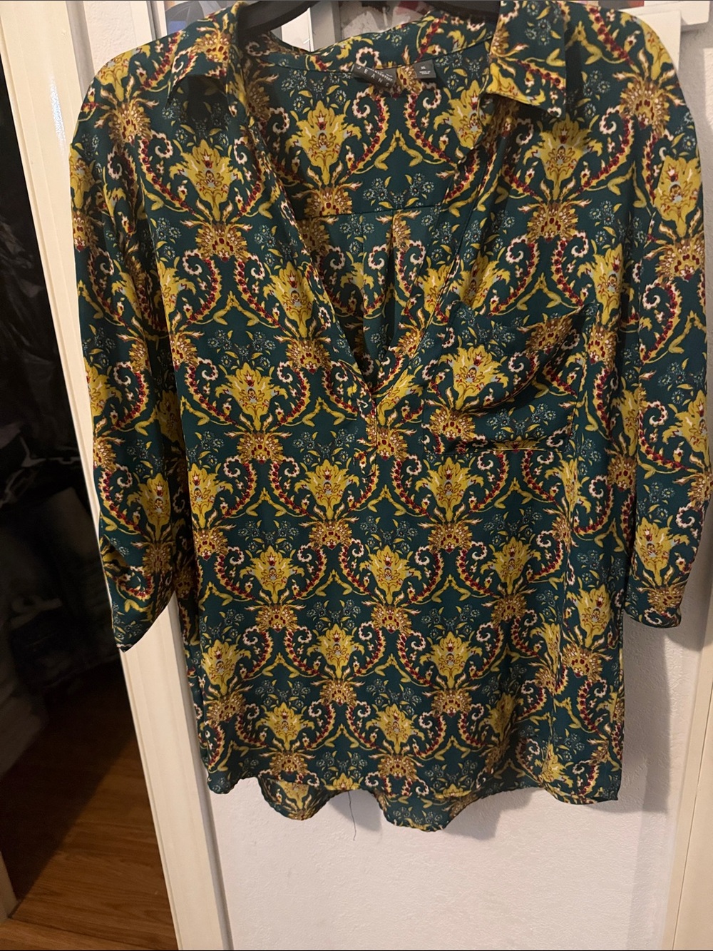 New York & Company Teal Green Paisley-Style Button Down Shirt